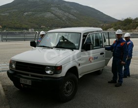 Operai e automezzi ENEL