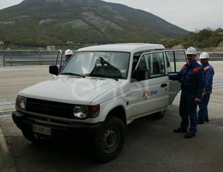 Operai e automezzi ENEL
