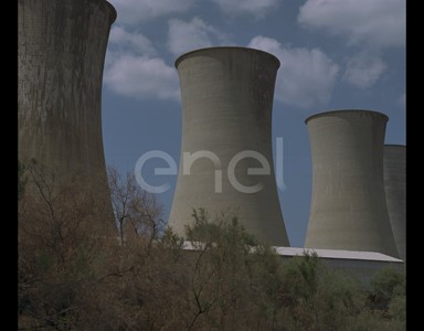 Vecchie torri di raffreddamento