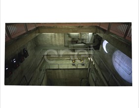 Interno centrale in caverna