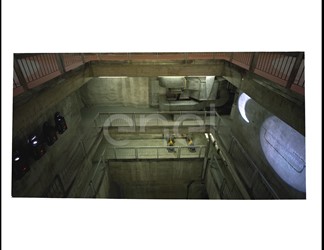 Interno centrale in caverna