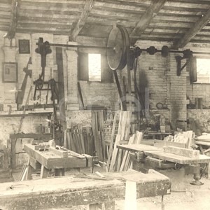 Settore meccanico. Officine meccaniche. Falegnameria. Saldatori. Fabbrica bulti. Fonderie.