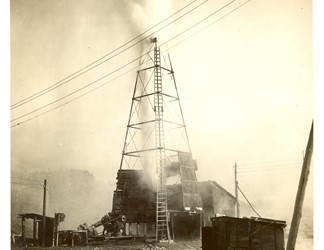 Larderello. Esplosione di vari soffioni.