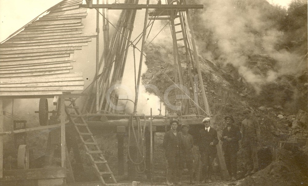 Fabbrica di Larderello. Vari soffioni perforati nel periodo 1897/1930.