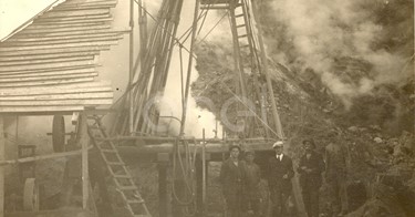 Fabbrica di Larderello. Vari soffioni perforati nel periodo 1897/1930.