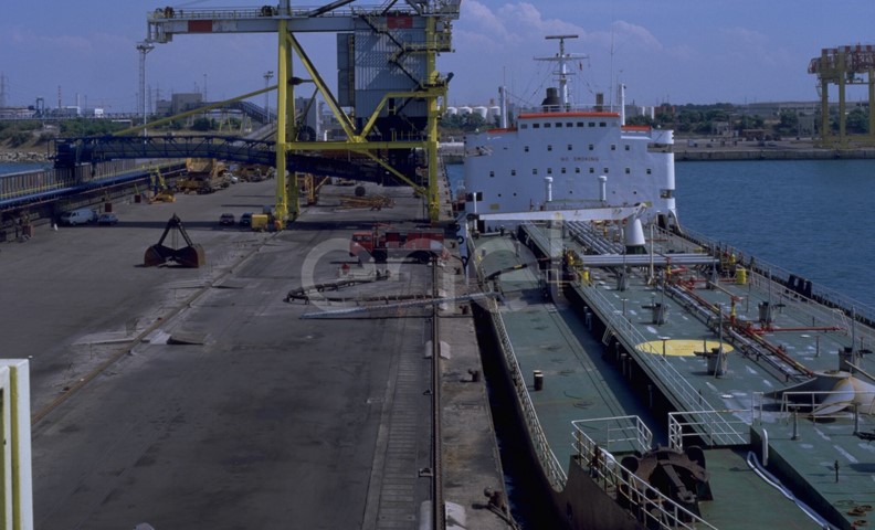 Gru e nave