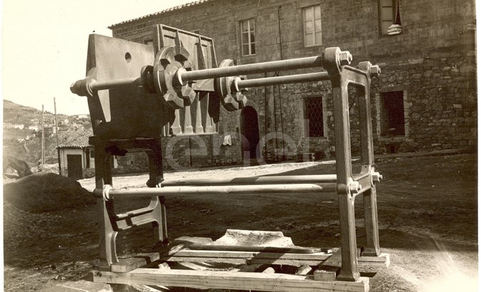 Settore meccanico. Officine meccaniche. Falegnameria. Saldatori. Fabbrica bulti. Fonderie.
