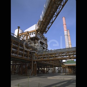 Impianto turbogas e ciminiere