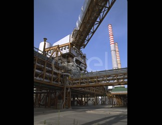 Impianto turbogas e ciminiere