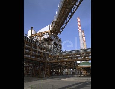 Impianto turbogas e ciminiere