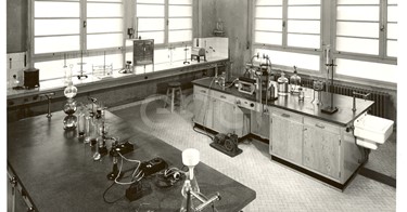 Settore chimico. Laboratori. Centro studi. Larderello.