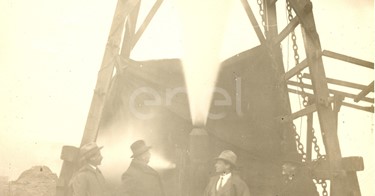 Fabbrica di Larderello. Misurazione soffioni.
