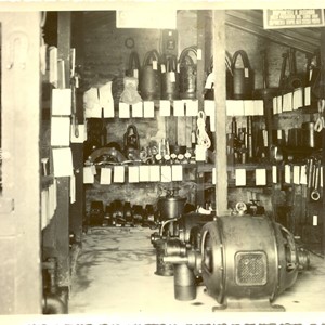 Fabbrica di Larderello. Disegni di vecchi attrezzi, sondaggi, magazzini sonde.