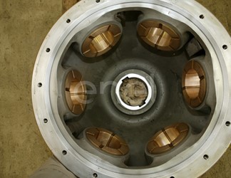Particolare di un pezzo meccanico in officina