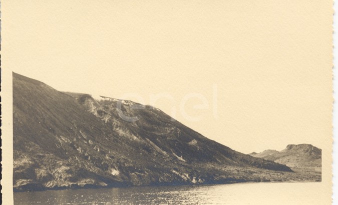Isola di Vulcano. Visita del Principe P.Ginori Conti e collaboratori. 1937.