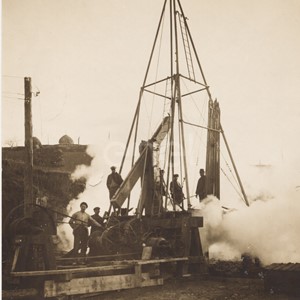 Larderello e Lago. Vari tipi di impianti per sondaggi.