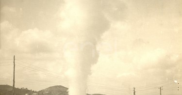 Fabbrica di Larderello. Vari soffioni perforati nel periodo 1897/1930.