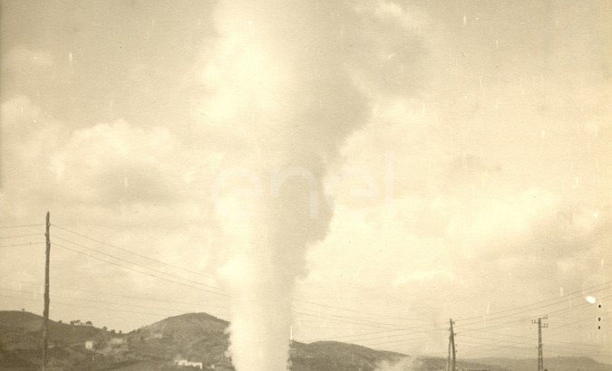 Fabbrica di Larderello. Vari soffioni perforati nel periodo 1897/1930.