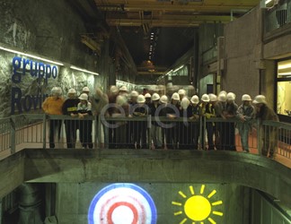 Interno centrale in caverna