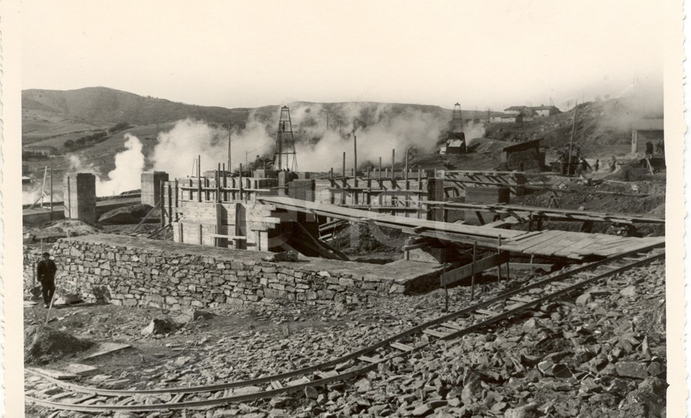 Centrale elettrica Castelnuovo. Gruppo di partecipanti alla inaugurazione della centrale elettrica.