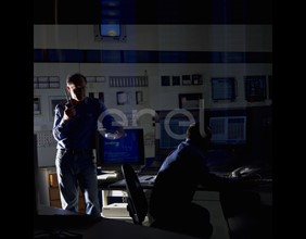 Tecnici in sala quadri