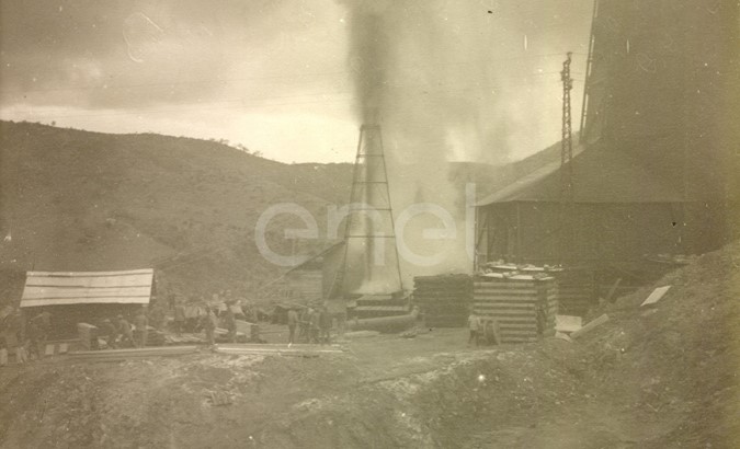 Fabbrica di Larderello. Esplosione di vari soffioni. 1906-1930.