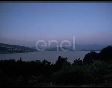 Lago al tramonto