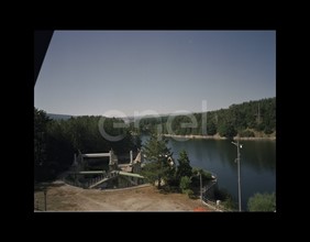 Scarico di superficie e lago