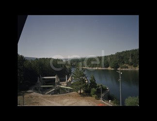 Scarico di superficie e lago