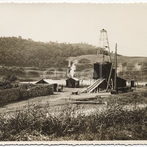 Larderello e Lago. Vari tipi di impianti per sondaggi.