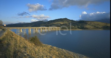 Ponte sul lago