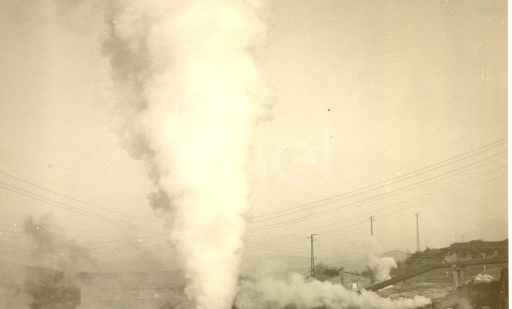 Fabbrica di Larderello. Vari soffioni perforati nel periodo 1897/1930.