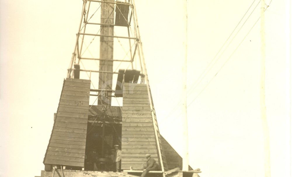 Fabbrica di Larderello. Vari soffioni perforati nel periodo 1897/1930.