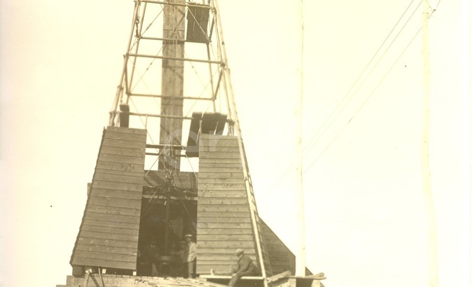 Fabbrica di Larderello. Vari soffioni perforati nel periodo 1897/1930.