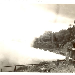 Fabbrica di Larderello. Misurazione soffioni.