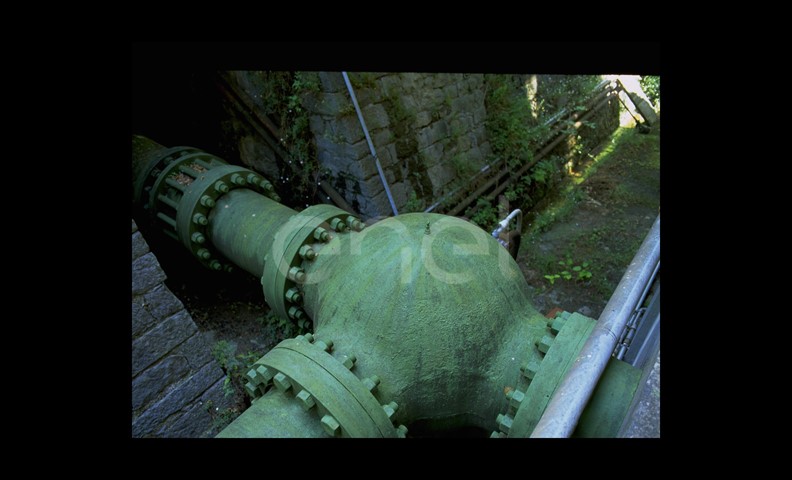 Derivazione per il controllo del flusso di alimentazione alla turbina