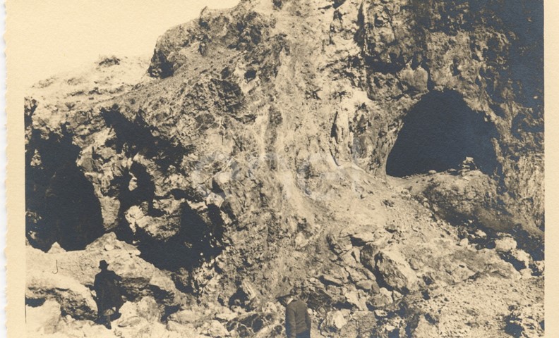 Isola di Vulcano. Visita del Principe P.Ginori Conti e collaboratori. 1937.
