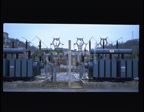 Trasformatori e tralicci a gatto