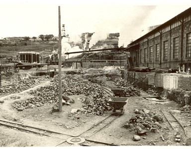 Settore meccanico. Officine meccaniche. Falegnameria. Saldatori. Fabbrica bulti. Fonderie.