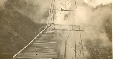 Fabbrica di Larderello. Vari soffioni perforati nel periodo 1897/1930.