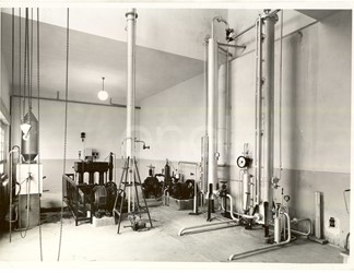 Settore chimico. Laboratori. Centro studi. Larderello.