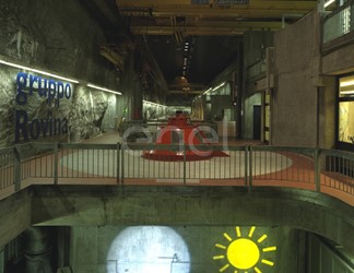Interno centrale in caverna
