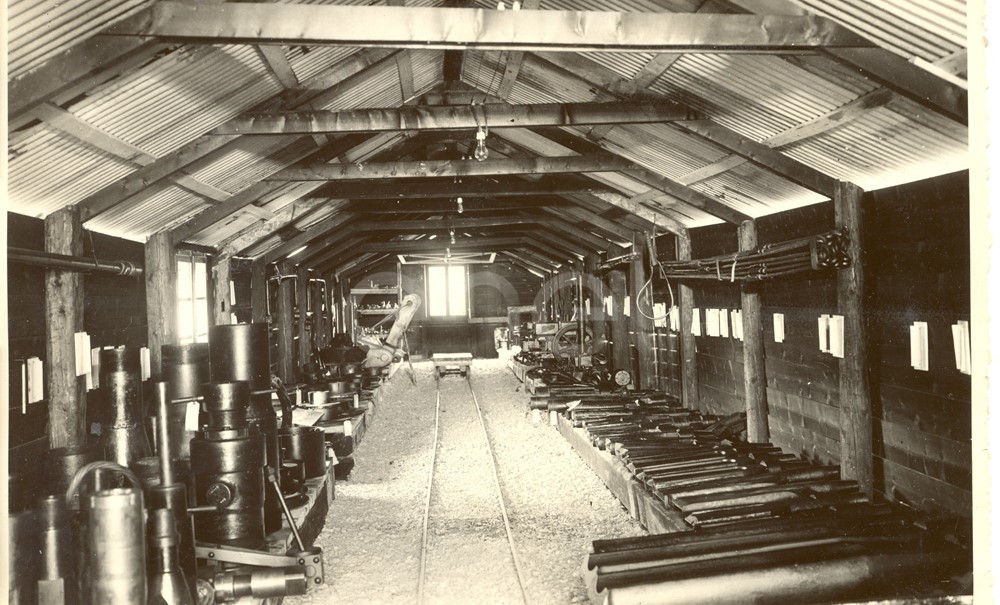 Fabbrica di Larderello. Disegni di vecchi attrezzi, sondaggi, magazzini sonde.