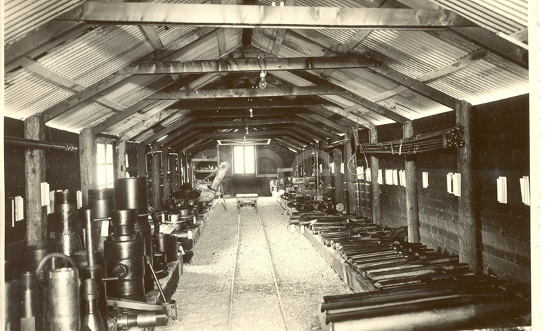 Fabbrica di Larderello. Disegni di vecchi attrezzi, sondaggi, magazzini sonde.