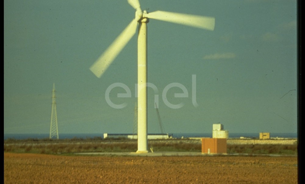 Aerogeneratore e centrale