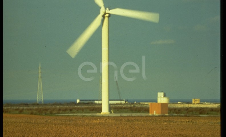 Aerogeneratore e centrale