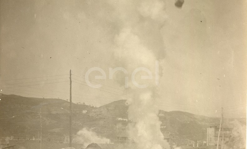 Fabbrica di Larderello. Vari soffioni perforati nel periodo 1897/1930.