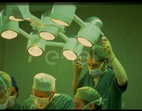 Gruppo di illuminazione della sala operatoria