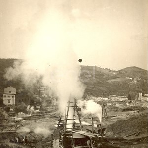 Fabbrica di Larderello. Vari soffioni perforati nel periodo 1897/1930.
