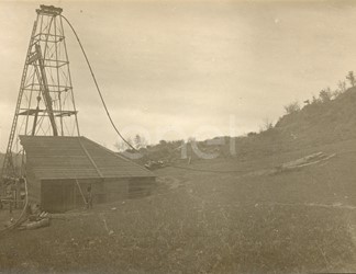Fabbrica di Larderello. Esplosione di vari soffioni. 1906-1930.